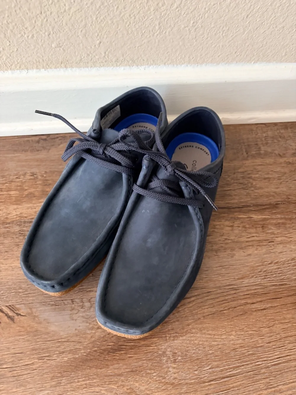 Clarks Wallabee size 9 mens